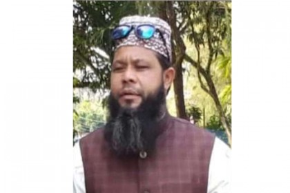 সেজদায় মৃত্যুর কোলে ঢলে পড়লেন মুসল্লি

