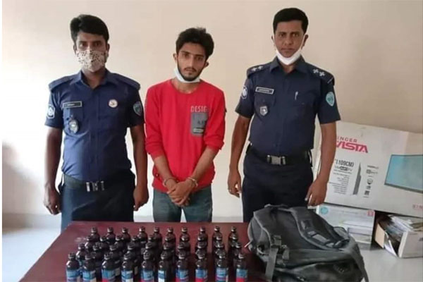 ব্যাগ ভর্তি ফেনসিডিলসহ ছাত্রলীগ নেতা আটক