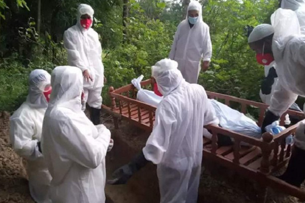 বিশ্বে করোনায় গত ২৪ ঘণ্টায় মৃত্যু ছাড়ালো ১০ হাজার 