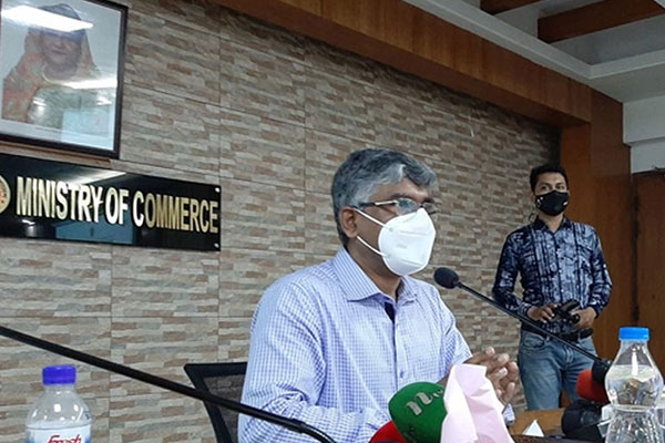 মুনাফার জন্য অতিরিক্ত মজুদ করলে ব্যবস্থা নেওয়া হবে : বাণিজ্য সচিব 
