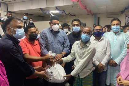 কল্যাণপুরে ৫০০ দুস্থ পরিবারের মাঝে যুবলীগের খাদ্য সামগ্রী বিতরণ