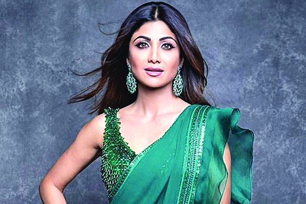 স্বাভাবিক জীবনে ফেরার চেষ্টা