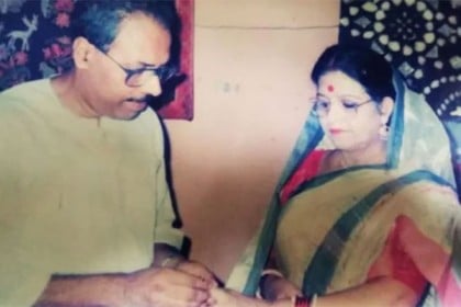 সাহিত্যিক শীর্ষেন্দু মুখোপাধ্যায়ের স্ত্রী সোনামন আর নেই