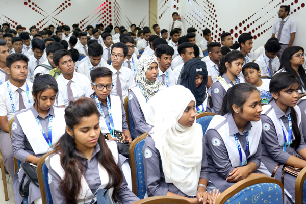 অনলাইন শিক্ষায় ড্যাফোডিল ইন্টারন্যাশনাল কলেজ এগিয়ে