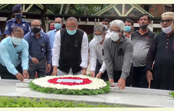 বঙ্গবন্ধুর সমাধিতে বিজ্ঞান ও প্রযুক্তি মন্ত্রীর শ্রদ্ধা নিবেদন