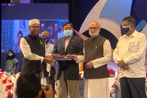 জাতীয় মৎস্য পদক পেলেন সাংসদ কাজিম উদ্দিন আহম্মেদ ধনু
