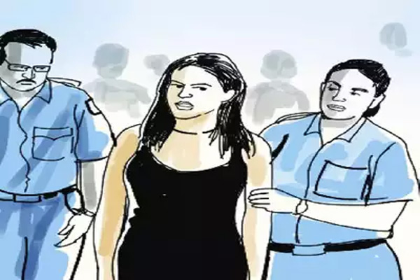 ভারতে নাবালককে বিয়ে করে যৌন নির্যাতনের অভিযোগে তরুণী গ্রেফতার

