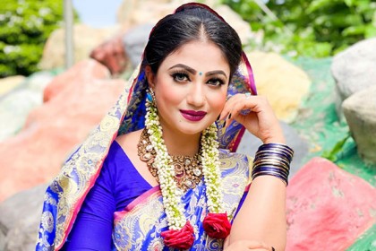 
বিয়ে করছেন আঁচল