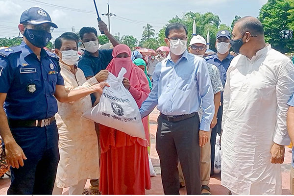 সুনামগঞ্জে হতদরিদ্র মানুষকে খাদ্য সহায়তা প্রদান