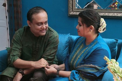 আমি হাজার কথার মালা গেঁথে, চেয়ে আছি শুধু তোমারই পথে...