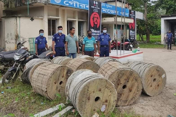 গৌরনদীতে ১০ বান্ডিল চোরাই ক্যাবলসহ আটক ২ 