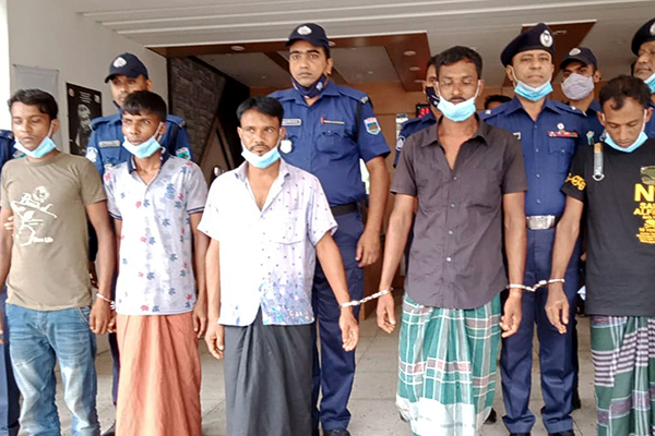 বগুড়ায় ডাকাতির প্রস্তুতিকালে ওয়ান শুটার গানসহ গ্রেফতার ৫