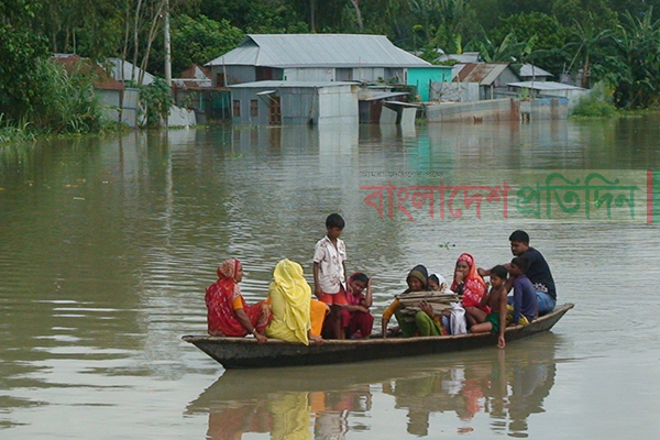 বন্যা-ভাঙ্গন-বৃষ্টিতে নাকাল যমুনা পাড়ের মানুষ