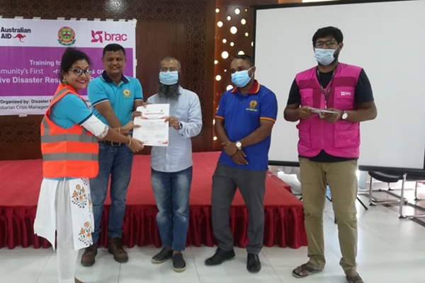 ভারী বর্ষণে ভূমিধস, পরিস্থিতি মোকাবেলায় স্বেচ্ছাসেবকদের প্রশিক্ষণ দিচ্ছে ব্র্যাক