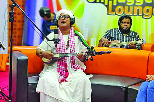 ক্যাপিটাল আনপ্লাগড লাউঞ্জে বাউল শফি মন্ডল