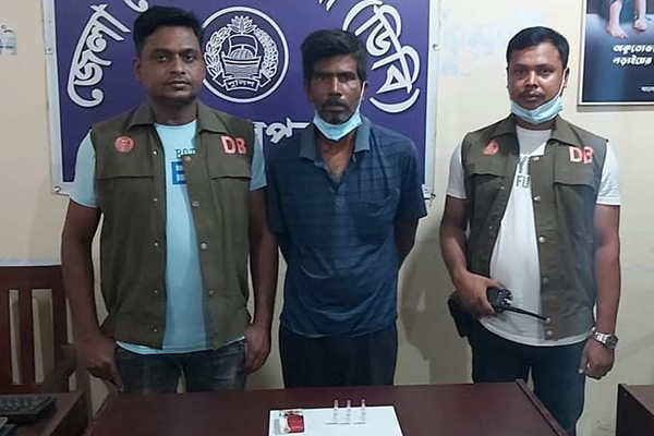 মেহেরপুর মাদক দ্রব্যসহ যুবক আটক