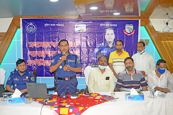 বগুড়ায় মহাসড়কে ট্রাফিক ব্যবস্থাপনা সংক্রান্ত মতবিনিময় সভা