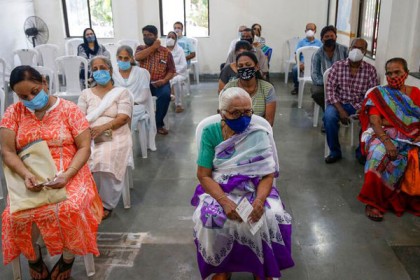 ভারতে ২৪ ঘণ্টায় আরও ৪২ হাজার ৬১৮ জনের করোনা শনাক্ত
