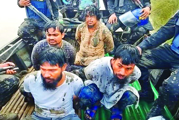 চার জঙ্গির বিরুদ্ধে সন্ত্রাস বিরোধী আইনে মামলা