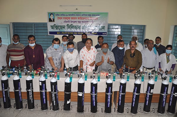করোনা রোগীর সেবায় গৌরনদী স্বাস্থ্য কমপ্লেক্সে ২০টি অক্সিজেন সিলিন্ডার প্রদান