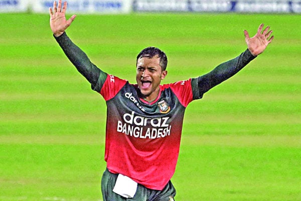 অনন্য রেকর্ডের হাতছানি