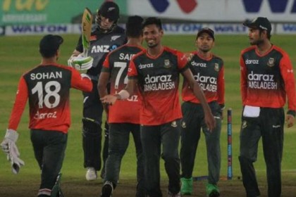 টস জিতে ব্যাটিংয়ে নিউজিল্যান্ড