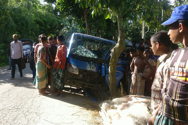 নেত্রকোনায় নিয়ন্ত্রণহীন পিকআপ ভ্যান চাপায় কিশোর নিহত 