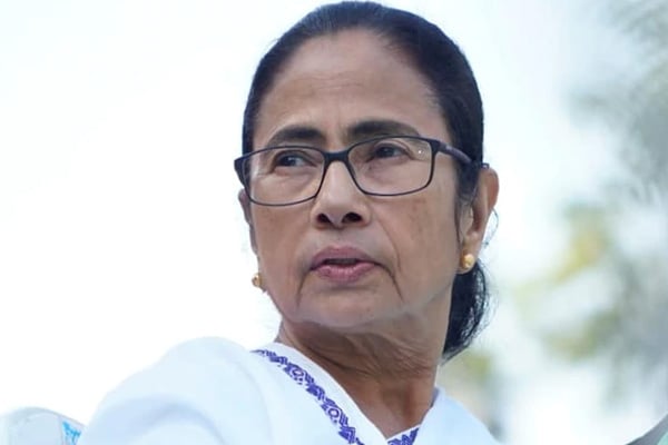 জল্পনা উড়িয়ে মমতার বিরুদ্ধে প্রার্থী দিচ্ছে কংগ্রেস!
