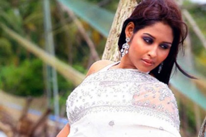 ২০০ কোটি টাকা চাঁদাবাজির অভিযোগে গ্রেফতার ‘মাদ্রাজ কাফে’র অভিনেত্রী