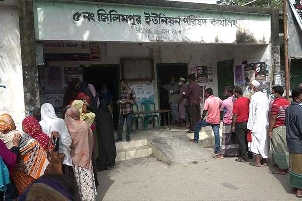 টাঙ্গাইলে গণটিকা; দ্বিতীয় ডোজ শুরু
