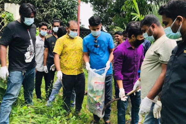 বোয়ালমারীতে ছাত্রলীগের পরিছন্নতা অভিযান