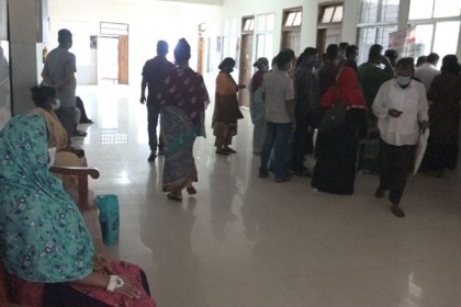বরিশালে করোনা সংক্রমণ কমলেও নমুনা পরীক্ষায় দুর্ভোগ কমেনি