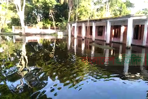 শরীয়তপুরে ৫৩ শিক্ষা প্রতিষ্ঠানে বন্যার পানি!