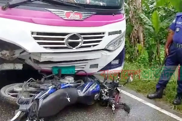 লক্ষ্মীপুরে পৃথক সড়ক দুর্ঘটনায় নিহত ৩