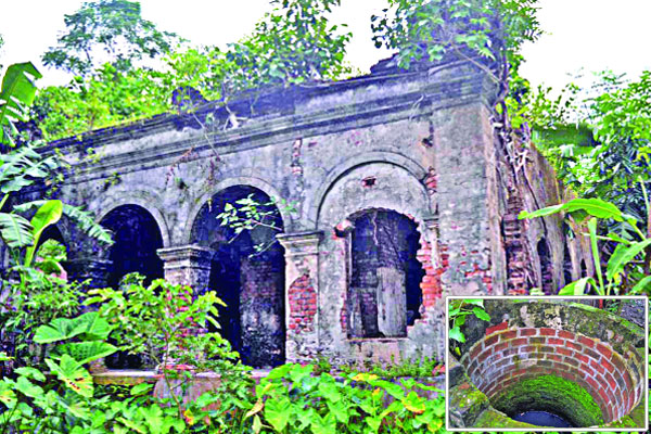 অযত্নে জয়গঞ্জের জমিদারবাড়ি