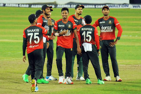 অতিরিক্ত খেলোয়াড় হিসেবে যাবে যে দু’জন