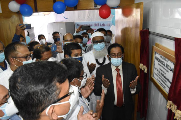 বিএসএমএমইউতে নিউরোসার্জারিক্যাল স্কিল ল্যাবের উদ্বোধন