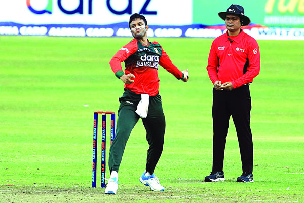 টি-২০ বোলিংয়ে সেরা দশে সাকিব