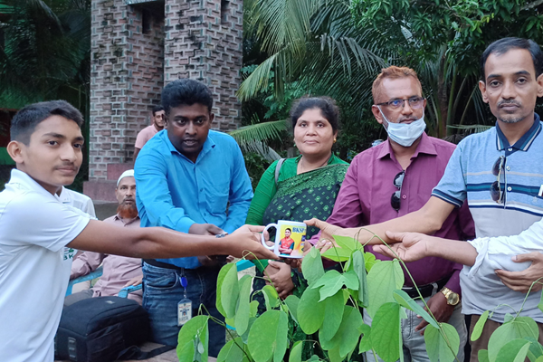 ঝিনাইদহে সাতারুদের বিদায় সংবর্ধনা