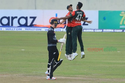 বাংলাদেশকে ১৬২ রানের চ্যালেঞ্জ ছুড়ে দিল কিউইরা