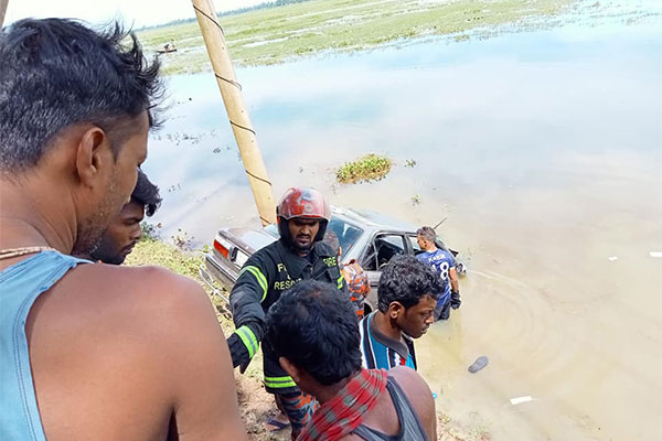 হবিগঞ্জে সড়ক দুর্ঘটনায় কলেজছাত্রী নিহত, আহত ৩