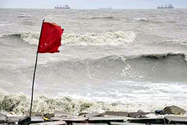সমুদ্রবন্দরে ৩ নম্বর সতর্ক সংকেত


