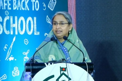 শ্রেণিকক্ষ পরিদর্শনে গিয়ে যা বললেন শিক্ষামন্ত্রী

