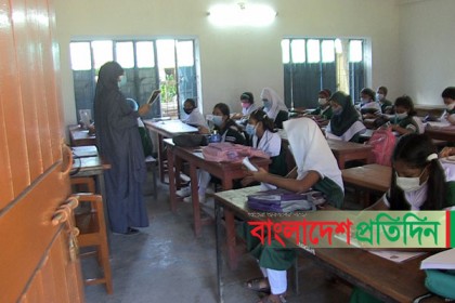 রংপুরে শিক্ষা প্রতিষ্ঠানগুলোতে আনন্দঘন পরিবেশ