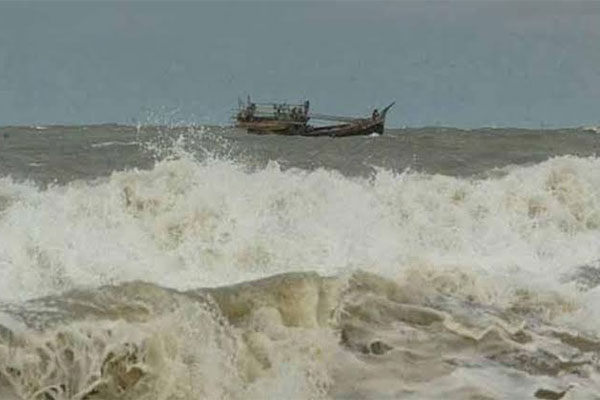 বরিশালে বিরূপ আবহাওয়ায় পূর্ব প্রস্তুতি নেই সরকারি সেবা সংস্থার