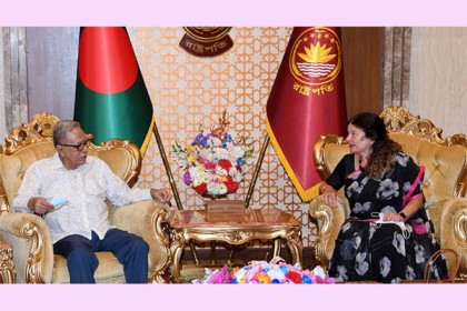 রাষ্ট্রপতির সঙ্গে বিদায়ী ইইউ রাষ্ট্রদূতের সাক্ষাৎ