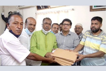 ঢাকা মহানগর দক্ষিণ বিএনপির তথ্য ফরম বিতরণ শুরু  
