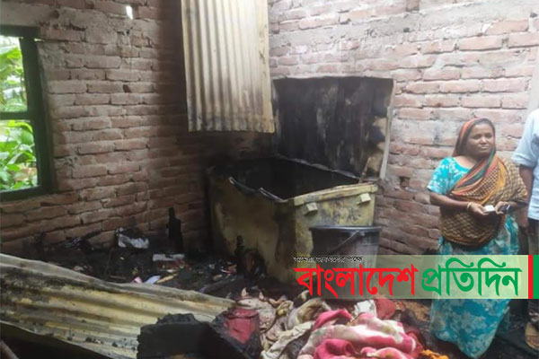 শর্ট সার্কিটের আগুনে নিঃস্ব হলো পরিবার