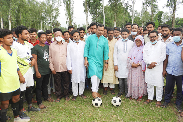 বগুড়ায় শেখ রাসেল ফুটবল টুর্নামেন্ট অনুষ্ঠিত