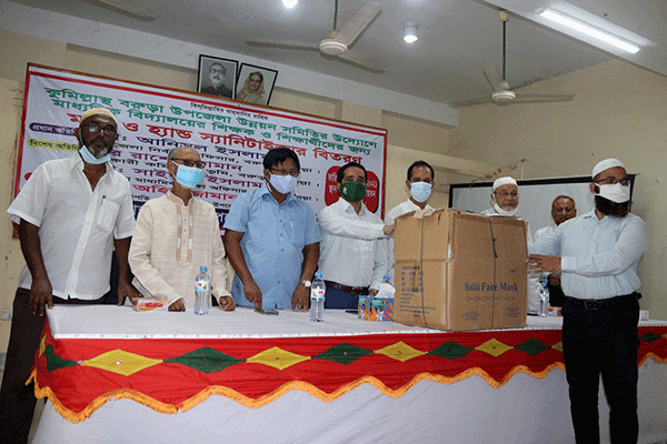 সাড়ে ৩৪ হাজার শিক্ষক-শিক্ষার্থীকে সুরক্ষা সামগ্রী প্রদান